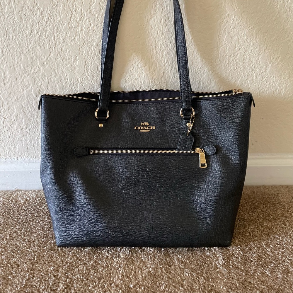 Coach leather gallery tote with gold-tone hardware